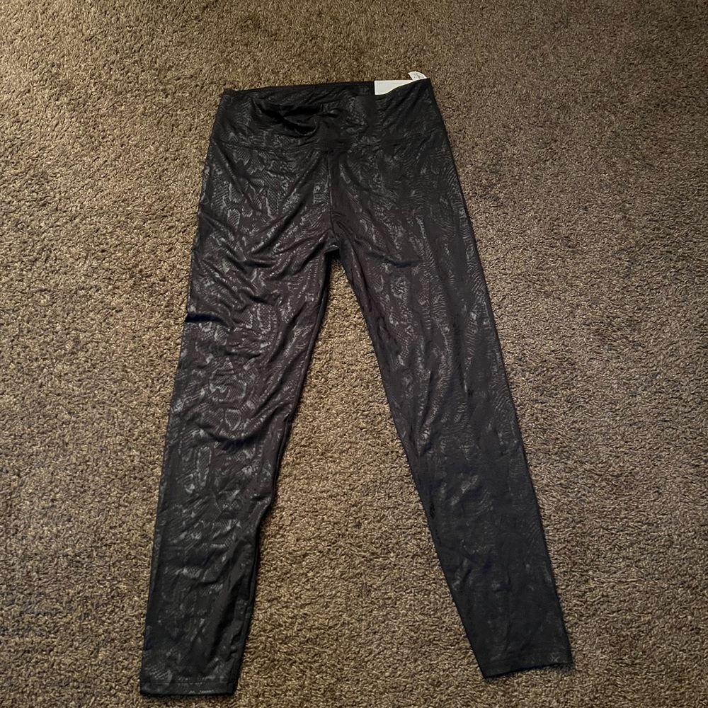 3/$15 | AE/Aerie | Black Shimmery High-Waist Animal Print Leggings | XL